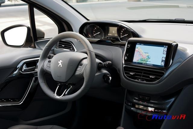 Peugeot-208-2012-006