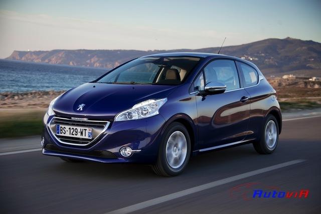 Peugeot-208-2012-014