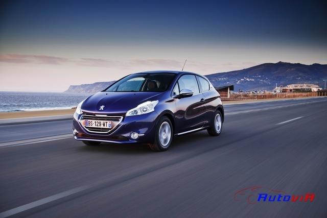 Peugeot-208-2012-015