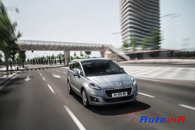 Peugeot 5008 2013 03