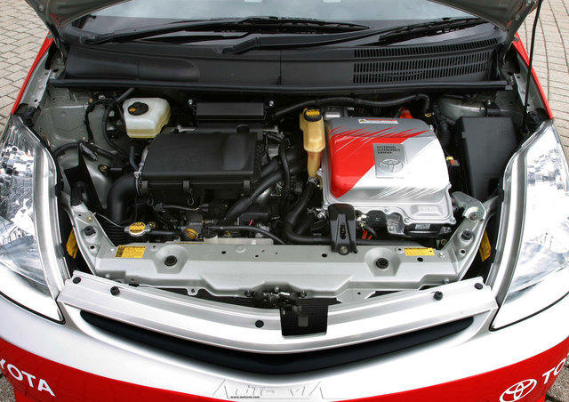Toyota Prius GT 2