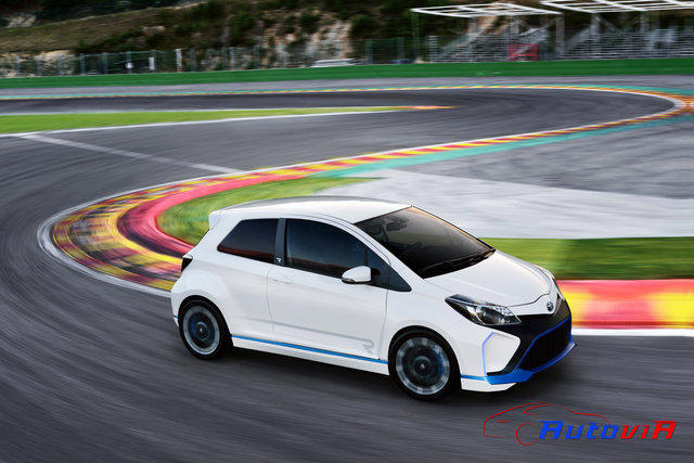 Toyota Yaris Hybrid-R 2013 20