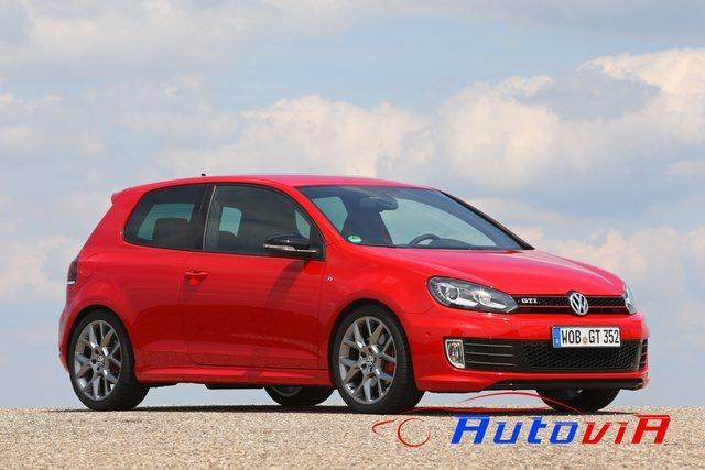 VolksWagen - Golf GTI 35 Aniversario - 26