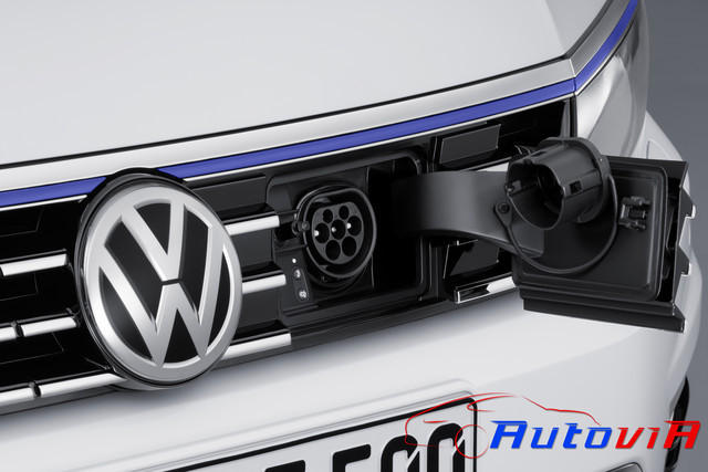 Volkswagen Passat GTE 2014 - 13