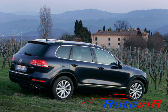 VolksWagen - Touareg - 01