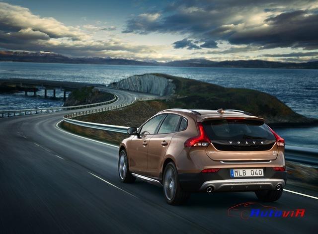 Volvo V40 Cross Country 2013 030