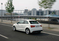 Audi A1 2010 04.jpg
