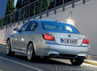 BMW M5 2004 9