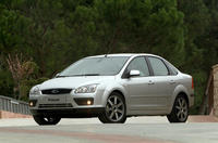 focus sedan 03