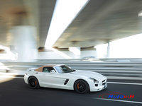 Mercedes-Benz SLS AMG Roadster - 18