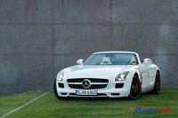 Mercedes-Benz SLS AMG Roadster - 24