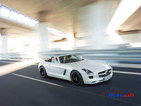 Mercedes-Benz SLS AMG Roadster - 32