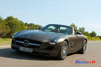 Mercedes-Benz SLS AMG Roadster - 35