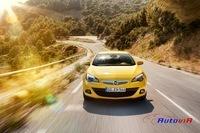 Opel Astra GTC 2013 08