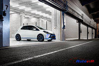 Toyota Yaris Hybrid-R 2013 27