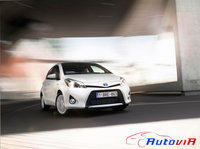 Toyota Yaris Hybrid 2013 10